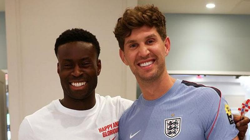 Guehi e Stones prontos para iniciar pela Inglaterra nas quartas de final da Copa do Mundo