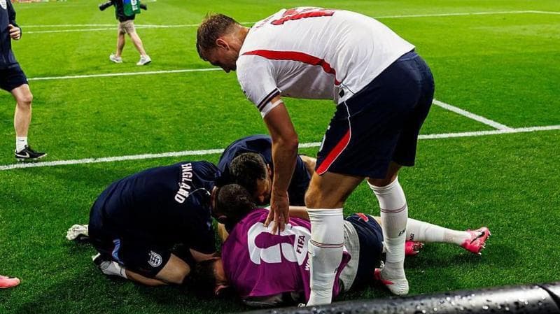 England Players to Receive Hoarding Warning After Henderson Injury