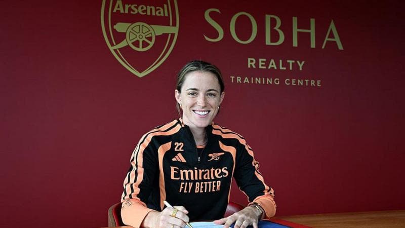 Arsenal Sign Spain Defender Batlle on Free Transfer