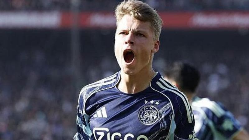 Newcastle Sign Teenage Talent Steur from Ajax for Β£23m