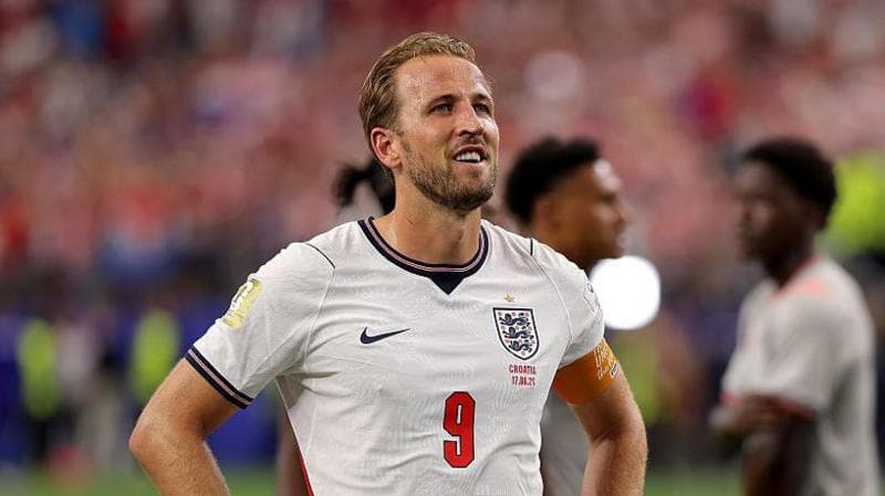 Kane Cherishes Sing-Along Moment with England Fans